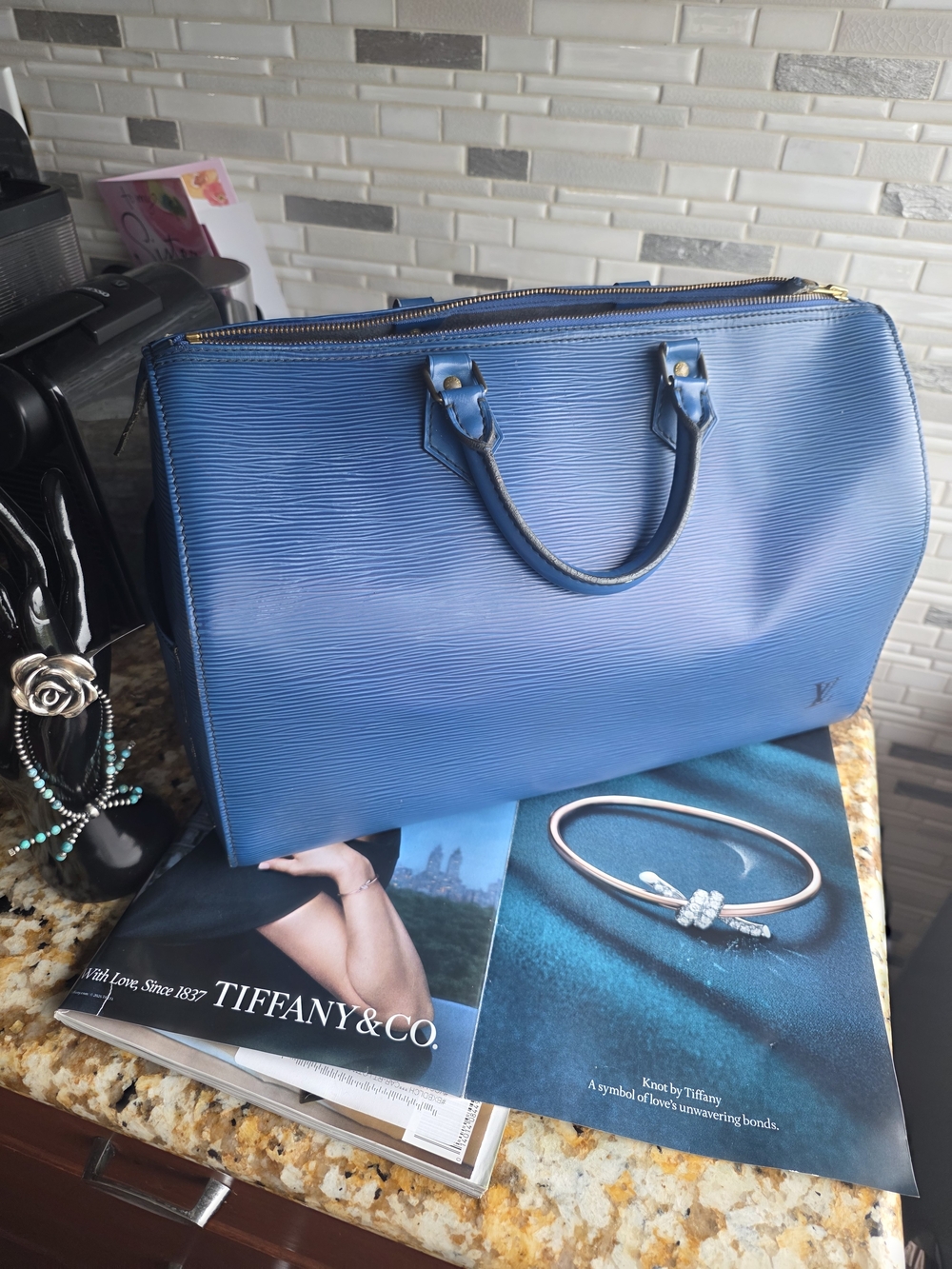 Blue EPI LOUIS VUITTON Women's Bag - Large Size 14 Inches (W) Length 10.5 - Picture 4 of 14